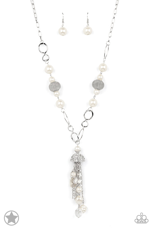 Paparazzi Necklace ♥ Designated Diva  ♥ - White