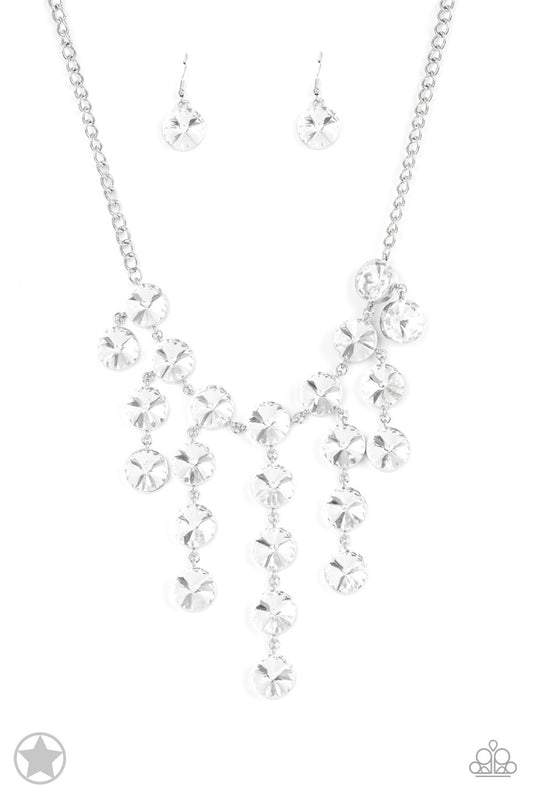 Paparazzi Necklace ~ Spotlight Stunner