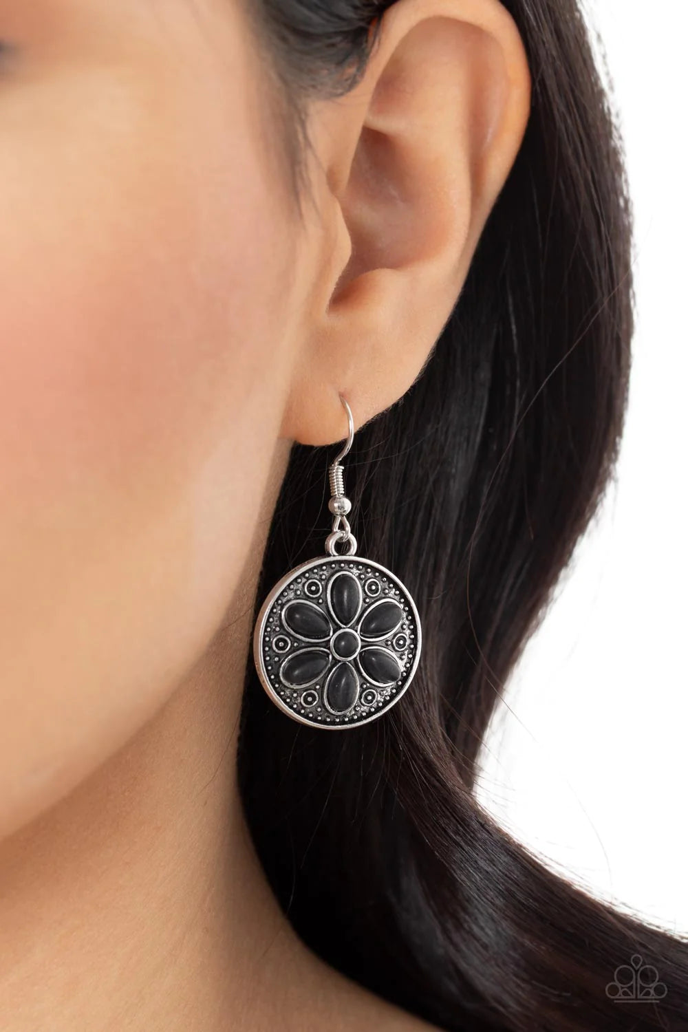 Paparazzi Earrings ~ Saguaro Spring - Black