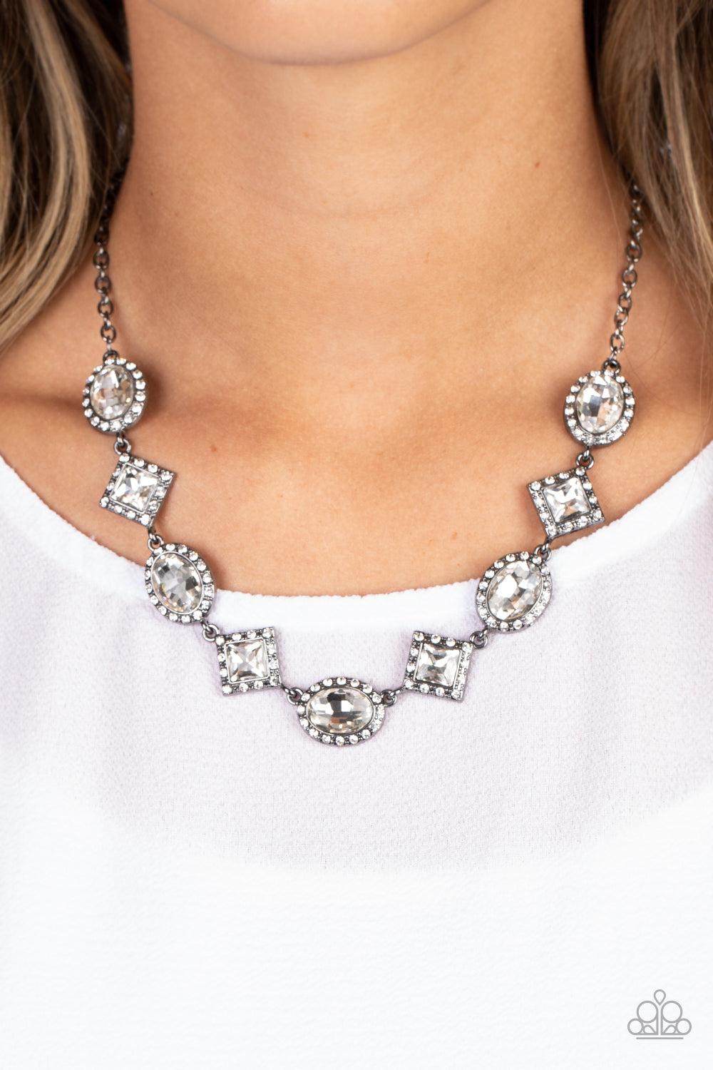 Paparazzi Necklace ~ Diamond of the Season - Black